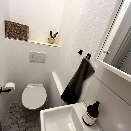 Apartment Messe Zentral Ps4 Workspace *